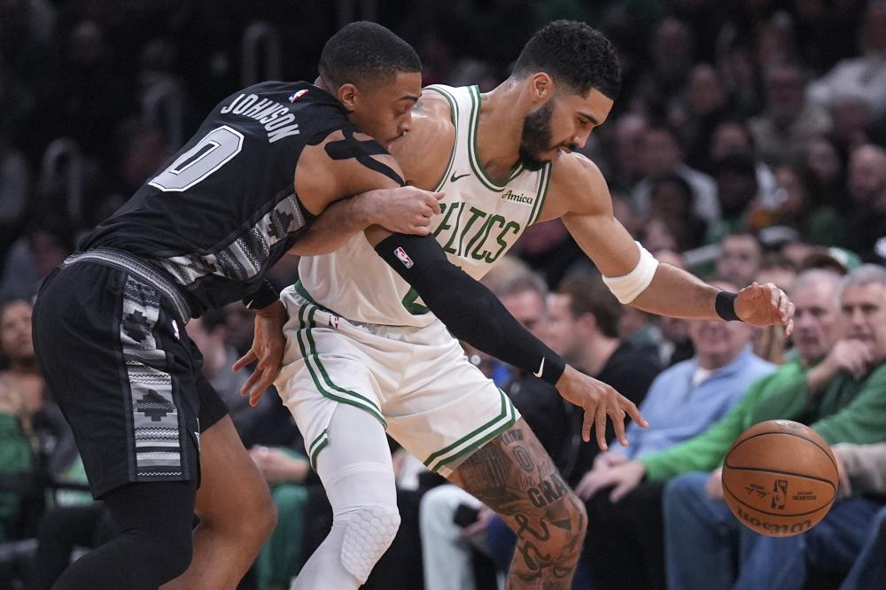 显得有些慌 显得有些慌